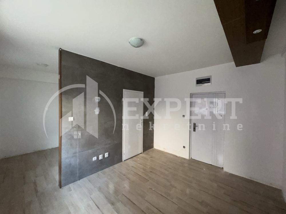 Glavna slika -Garsonjera, oglas ID p-014841