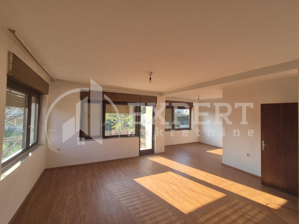 Slika 1 - Stan u zgradi, uknjižen, grejanje na struju, oglas ID p-014804