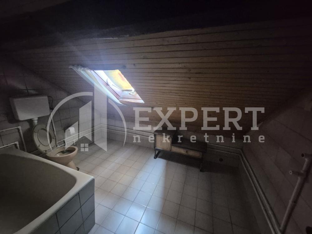 Slika 8 - Stan u zgradi, uknjižen, grejanje na struju, oglas ID p-014806