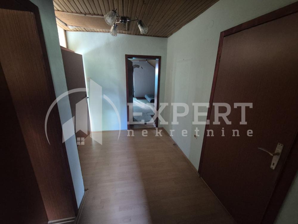 Slika 2 - Stan u zgradi, uknjižen, grejanje na struju, oglas ID p-014806