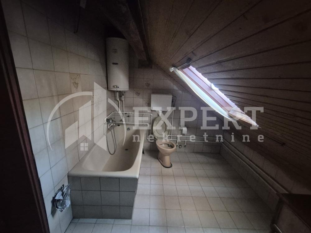 Slika 9 - Stan u zgradi, uknjižen, grejanje na struju, oglas ID p-014806