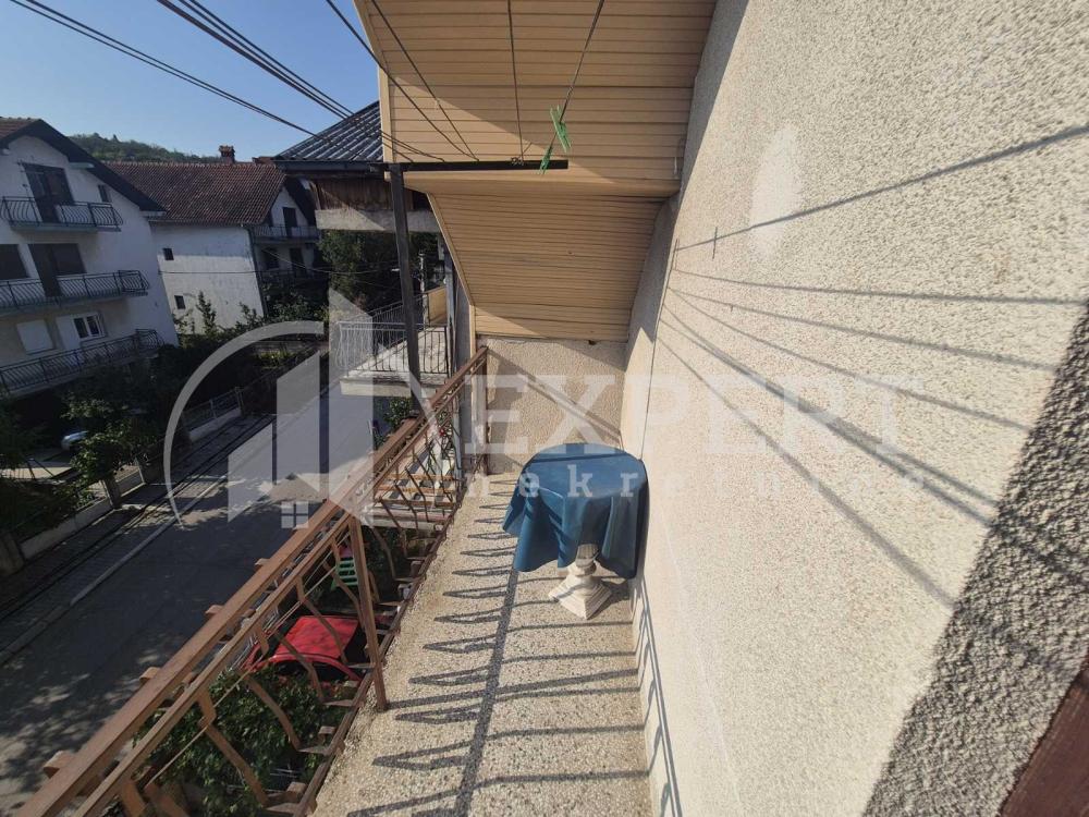 Slika 4 - Stan u zgradi, uknjižen, grejanje na struju, oglas ID p-014806