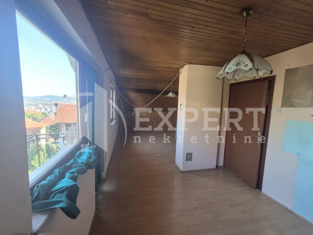 Slika 3 - Stan u zgradi, uknjižen, grejanje na struju, oglas ID p-014806