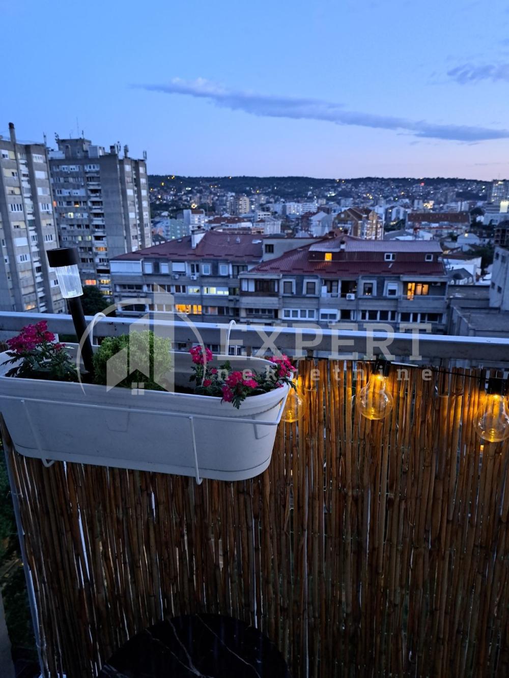 Slika 11 - Stan u zgradi, uknjižen, centralno grejanje, oglas ID p-014867