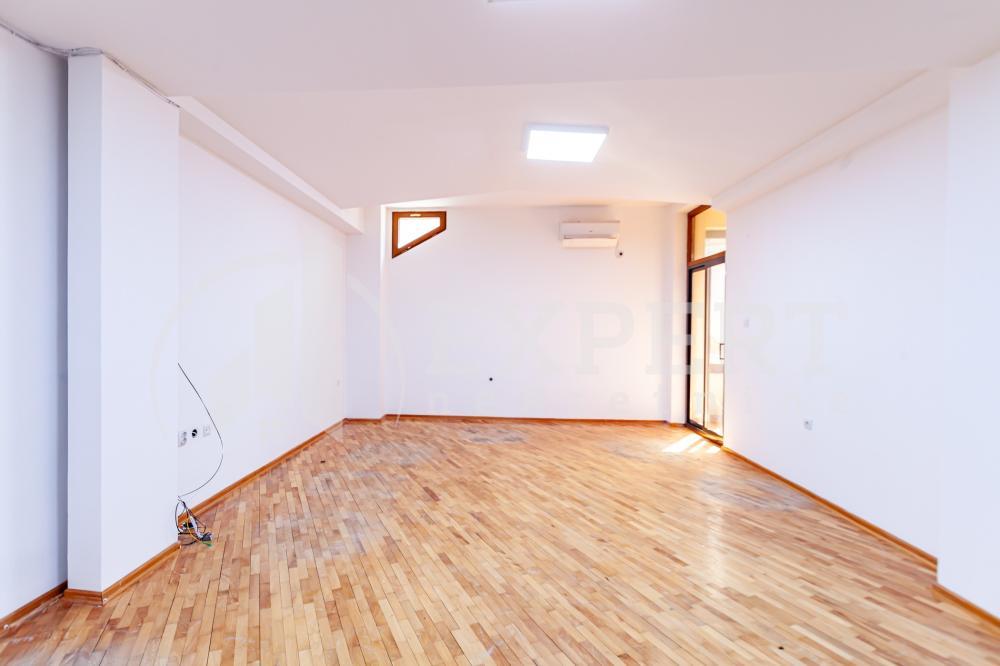 Glavna slika -Stan u zgradi, uknjižen, grejanje na struju, oglas ID p-014788