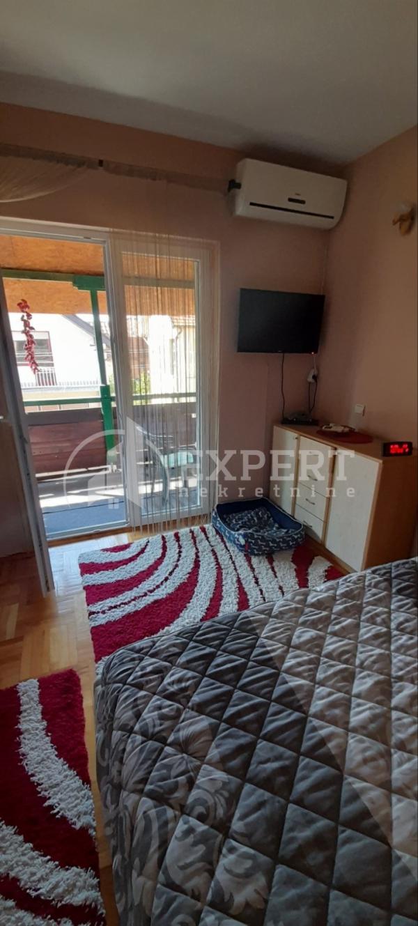 Slika 7 - Stan u zgradi, uknjižen, etažno grejanje, oglas ID p-014854