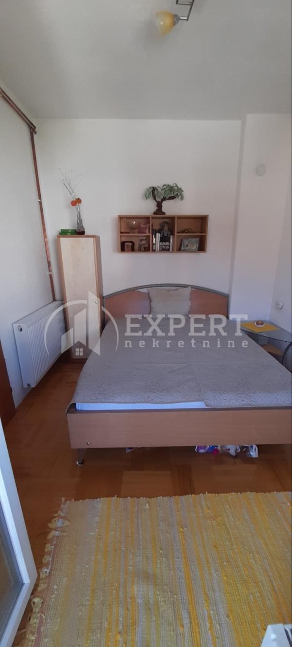 Slika 9 - Stan u zgradi, uknjižen, etažno grejanje, oglas ID p-014854