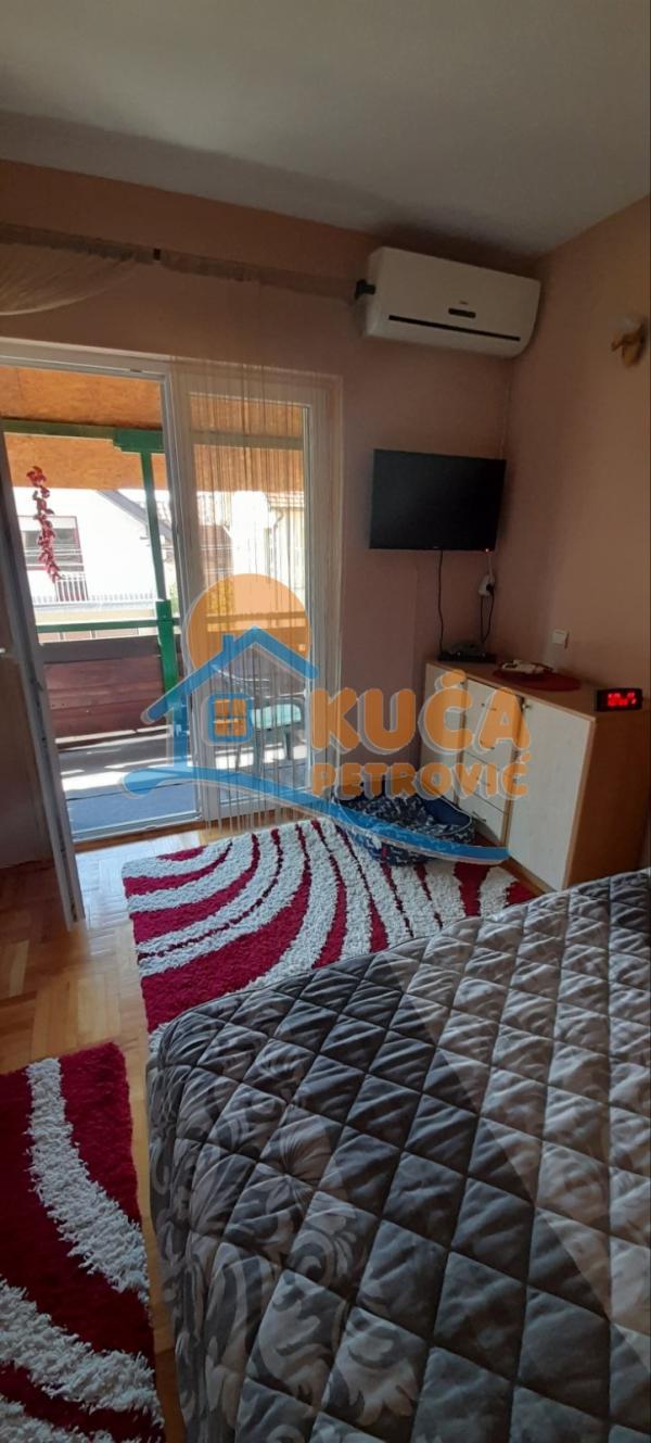 Slika 7 - Stan u zgradi, uknjižen, etažno grejanje, oglas ID p-014854