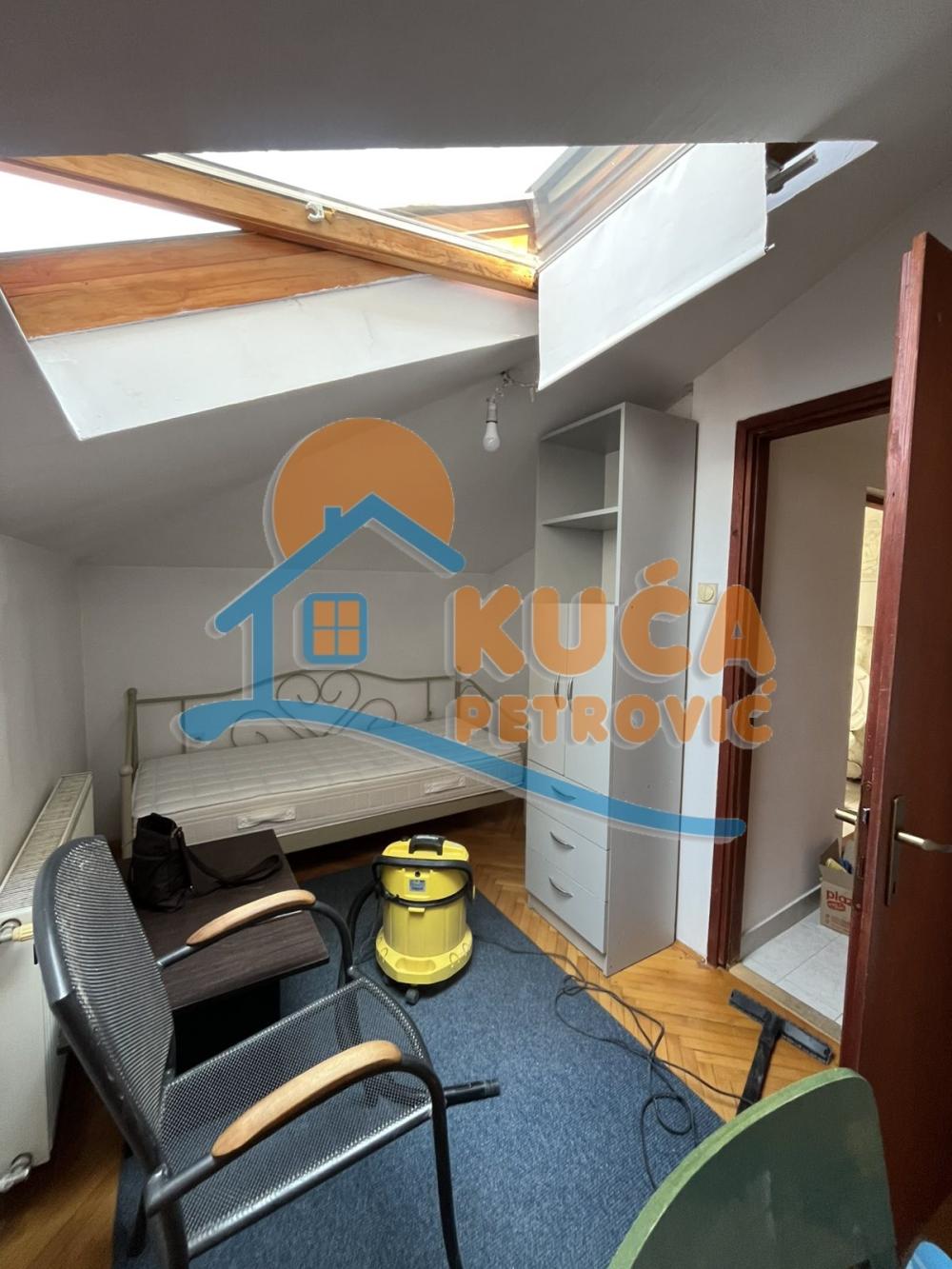 Slika 4 - Stan u zgradi, uknjižen, centralno grejanje, oglas ID p-014825