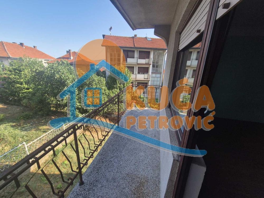 Slika 9 - Stan u zgradi, uknjižen, grejanje na struju, oglas ID p-014804