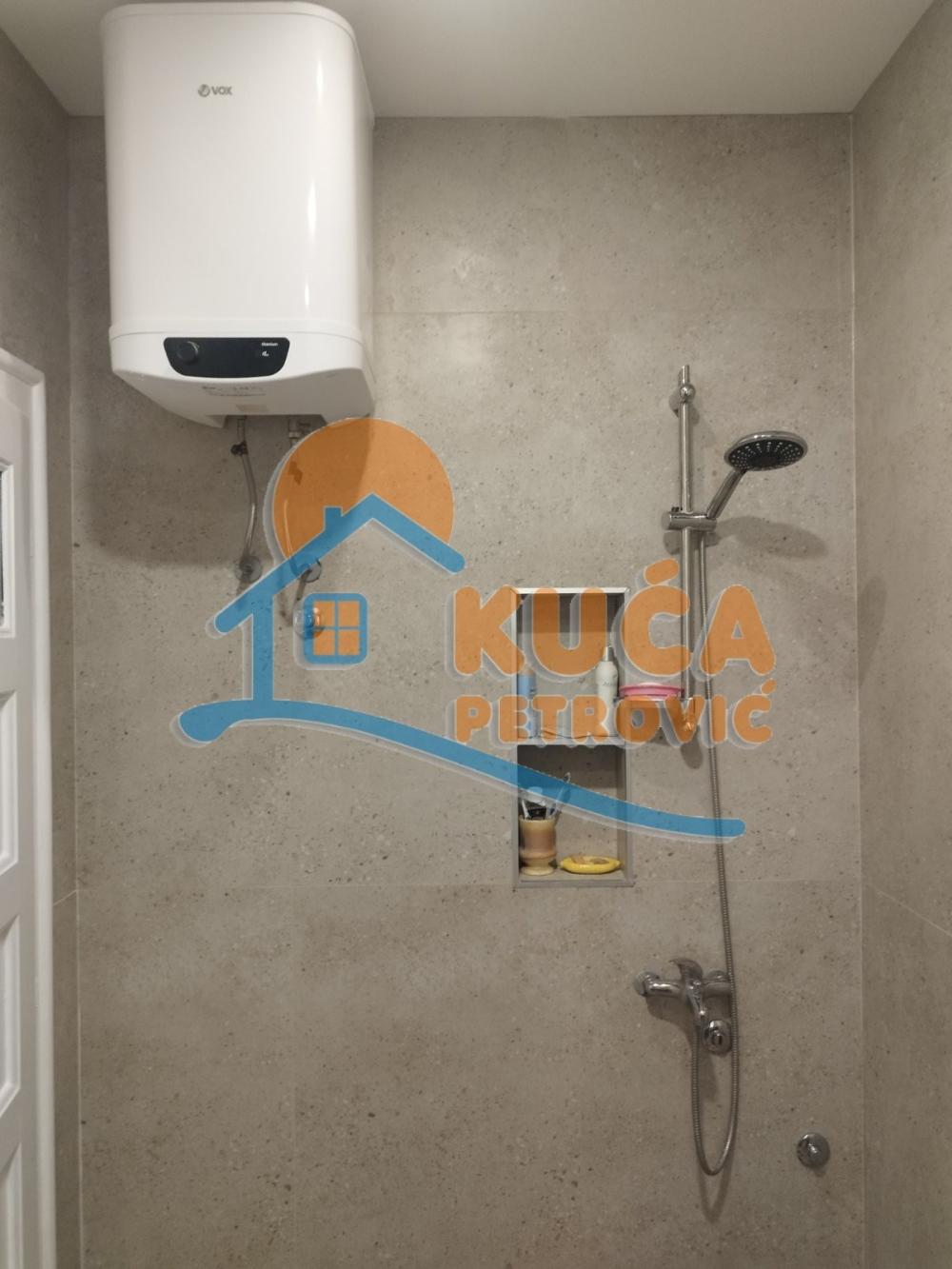 Slika 2 - Stan u zgradi, oglas ID p-014814