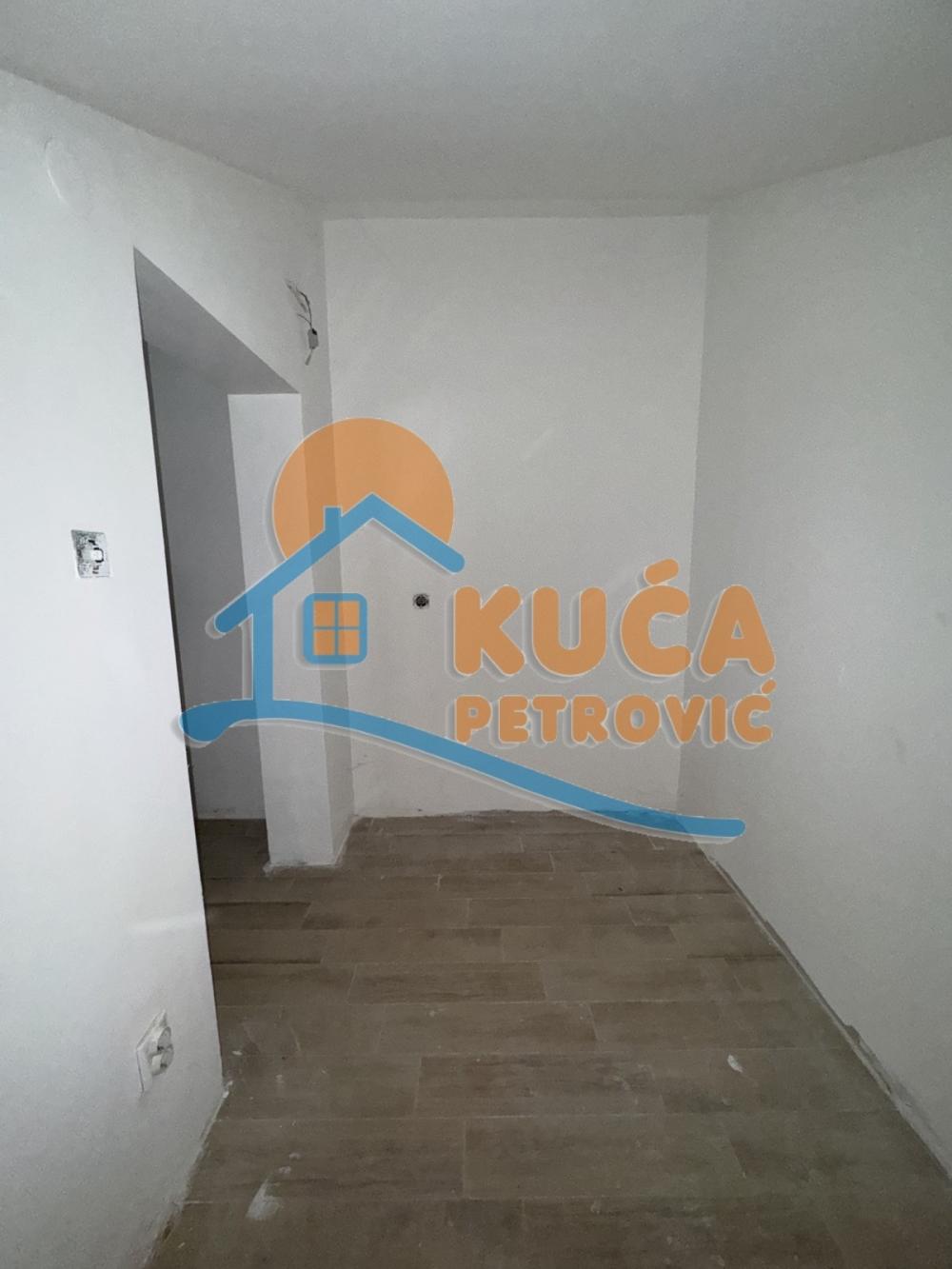 Slika 4 - Garsonjera, oglas ID p-014841