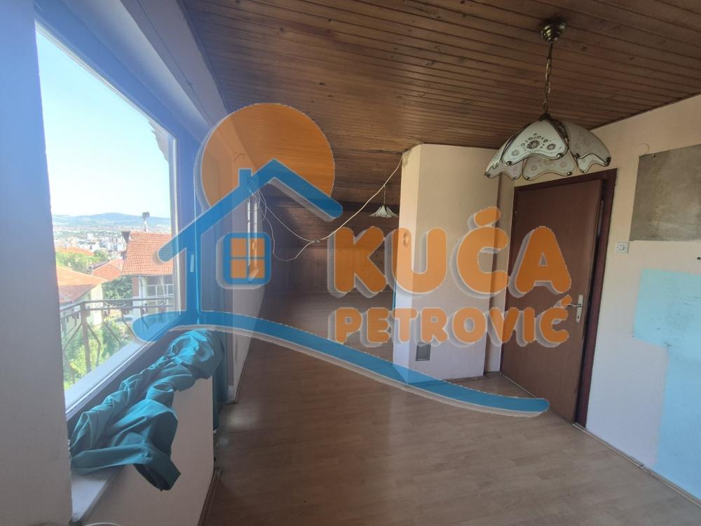 Slika 3 - Stan u zgradi, uknjižen, grejanje na struju, oglas ID p-014806