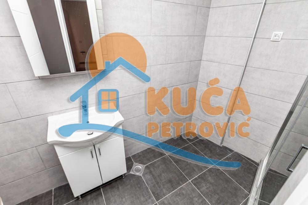 Slika 5 - Stan u zgradi, novogradnja, uknjižen, etažno grejanje, oglas ID p-014614