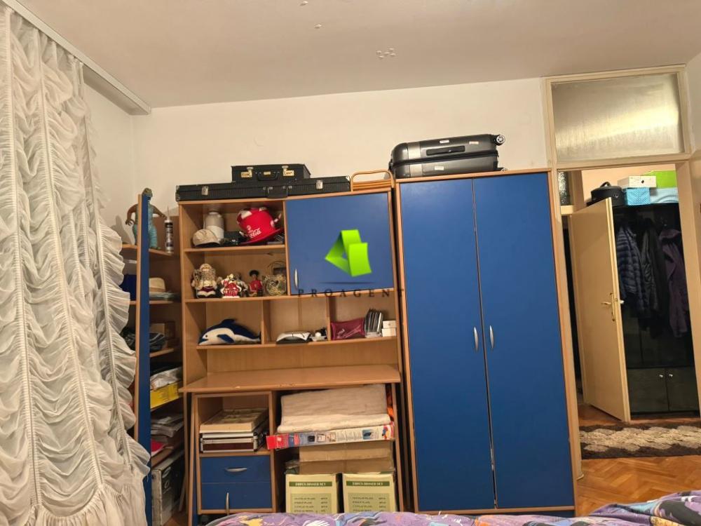 Slika 9 - Lep troiposoban stan u blizini parka Sveti Sava ID#7092