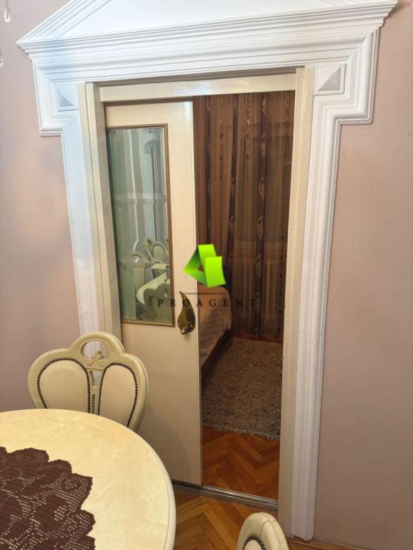 Slika 6 - Lep troiposoban stan u blizini parka Sveti Sava ID#7092