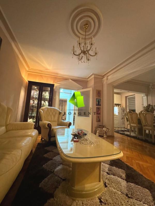 Slika 2 - Lep troiposoban stan u blizini parka Sveti Sava ID#7092