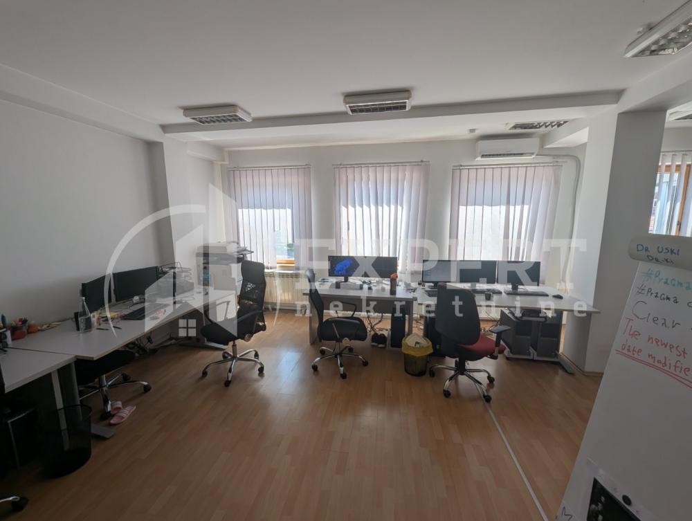 Slika 1 - Stan u zgradi, novogradnja, uknjižen, centralno grejanje, oglas ID p-014886