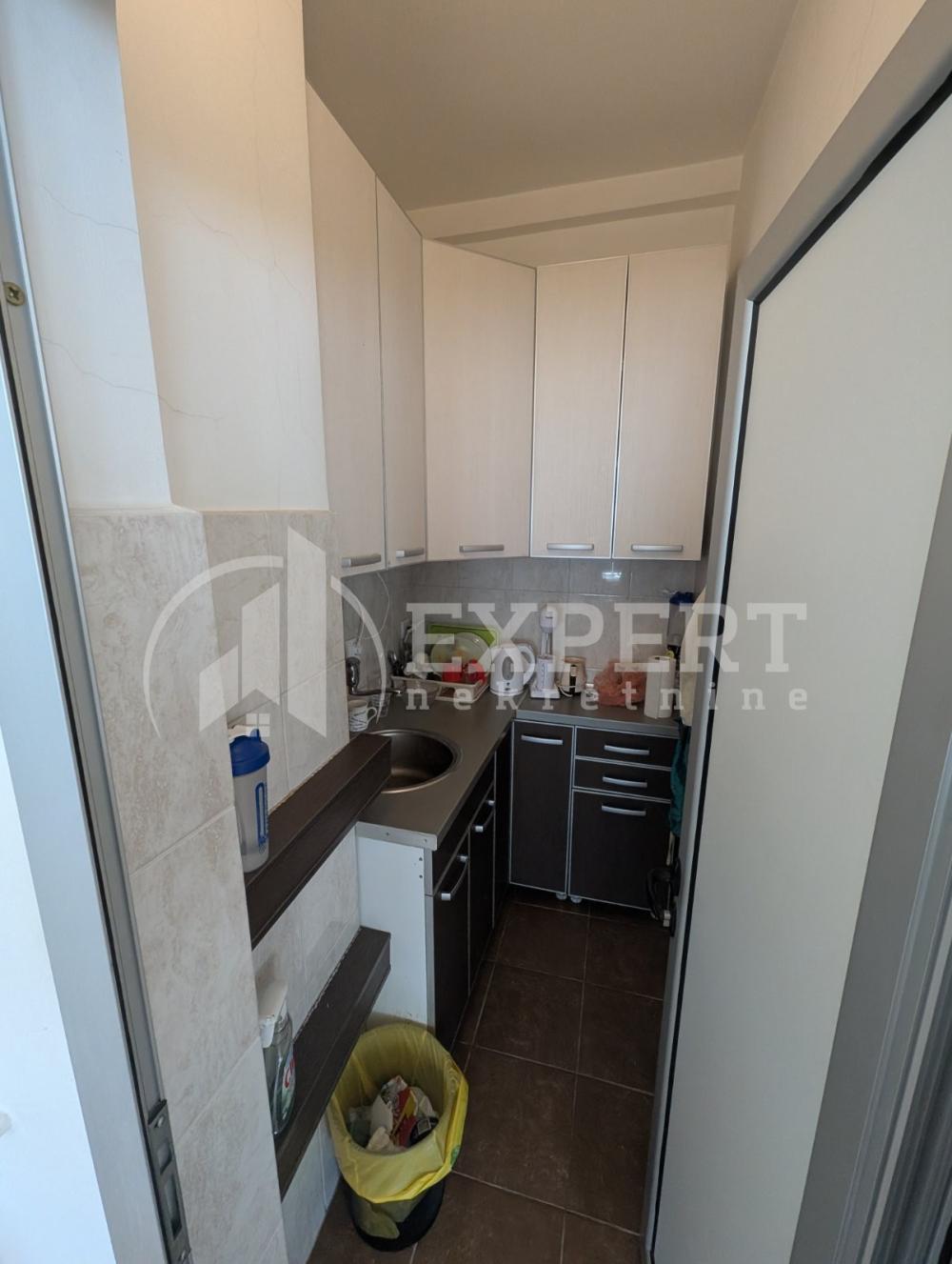 Slika 11 - Stan u zgradi, novogradnja, uknjižen, centralno grejanje, oglas ID p-014886