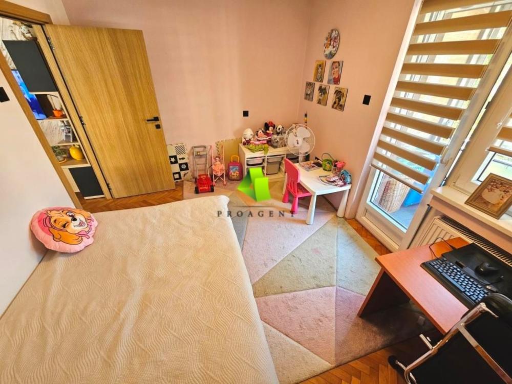 Slika 7 - Lep dvoiposoban stan na odličnoj lokaciji u blizini Pravnog fakulteta ID#7122