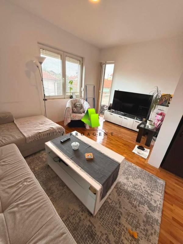 Slika 1 - Dvosoban stan sa stvarima na Panteleju ID#7181