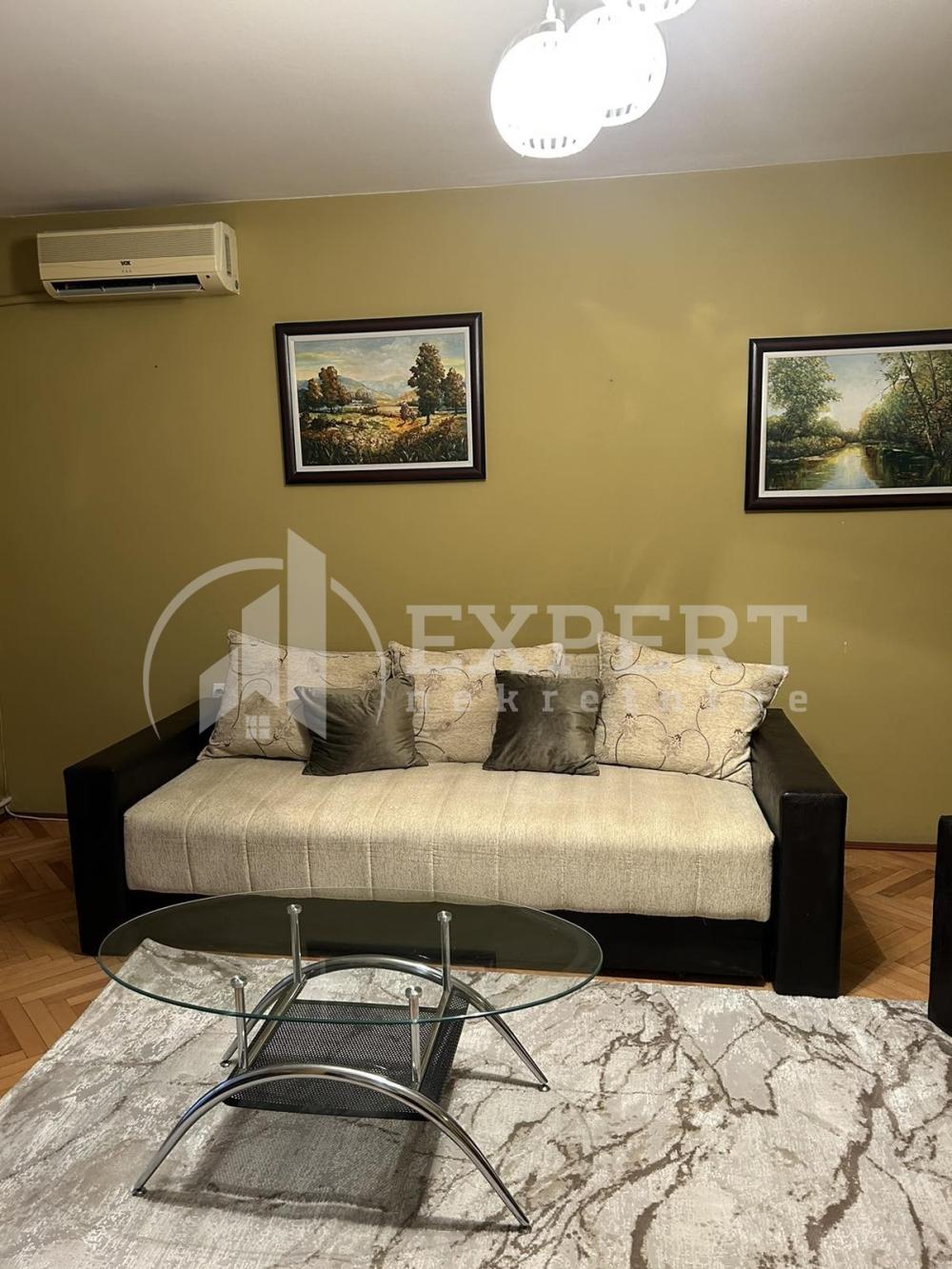 Slika 1 - Stan u zgradi, uknjižen, centralno grejanje, oglas ID p-014957