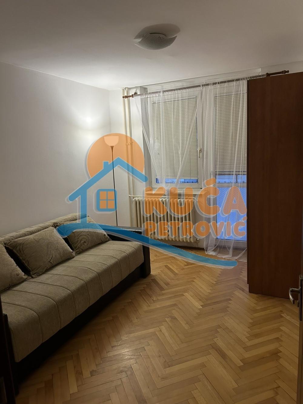 Slika 5 - Stan u zgradi, uknjižen, centralno grejanje, oglas ID p-014957