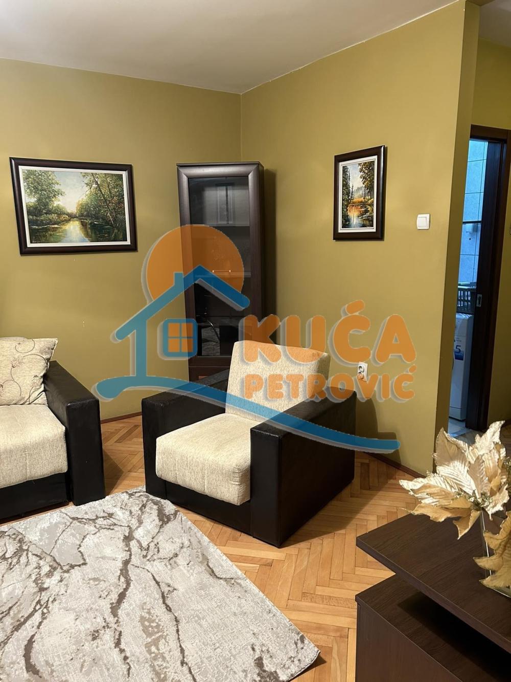 Slika 2 - Stan u zgradi, uknjižen, centralno grejanje, oglas ID p-014957