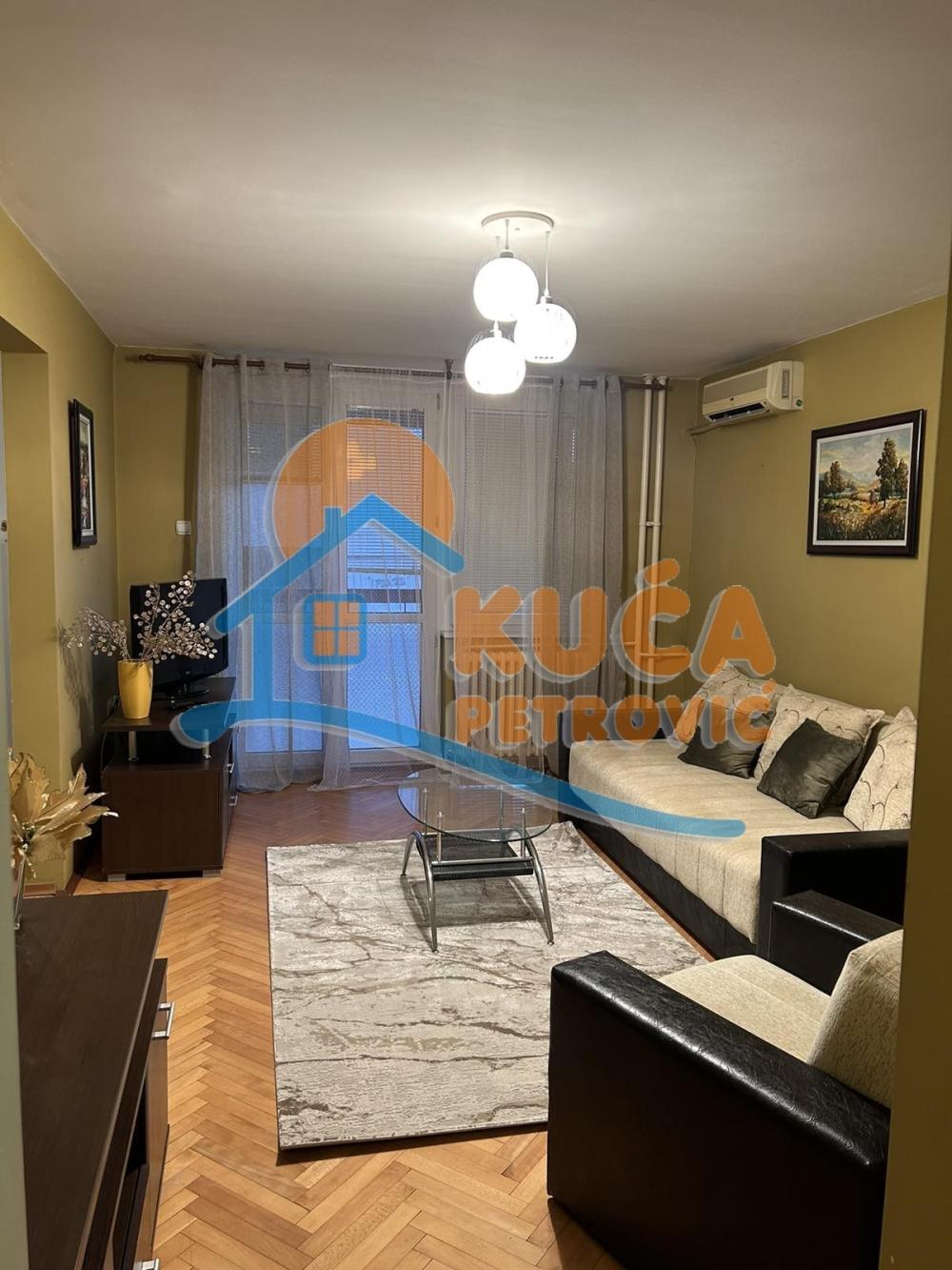 Slika 4 - Stan u zgradi, uknjižen, centralno grejanje, oglas ID p-014957