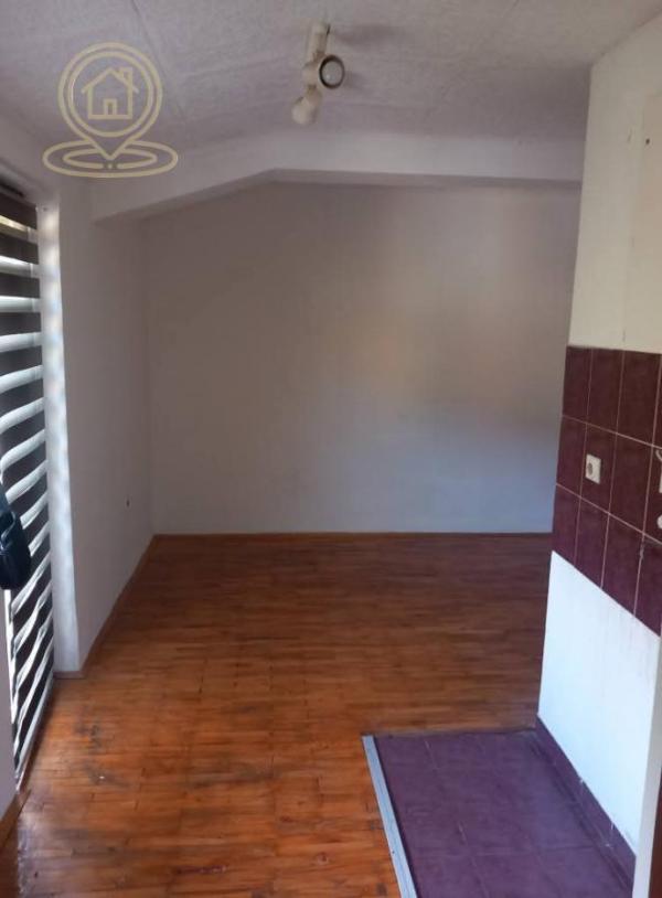 Slika 2 - Na prodaju jednosoban stan u blizini Bogoslovije