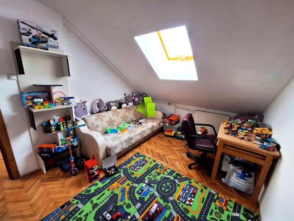 Slika 5 - Dvoiposoban stan sa stvarima u blizini OŠ ´Mika Antić´ ID#7281