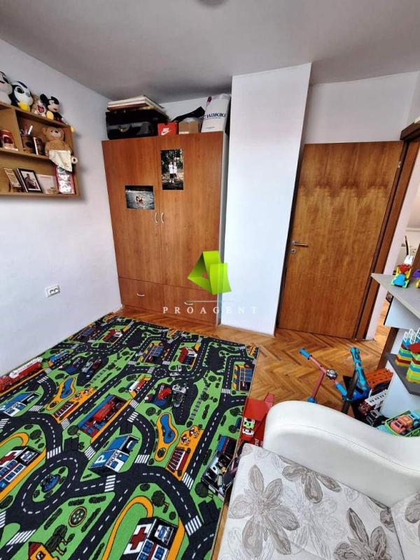 Slika 4 - Dvoiposoban stan sa stvarima u blizini OŠ ´Mika Antić´ ID#7281