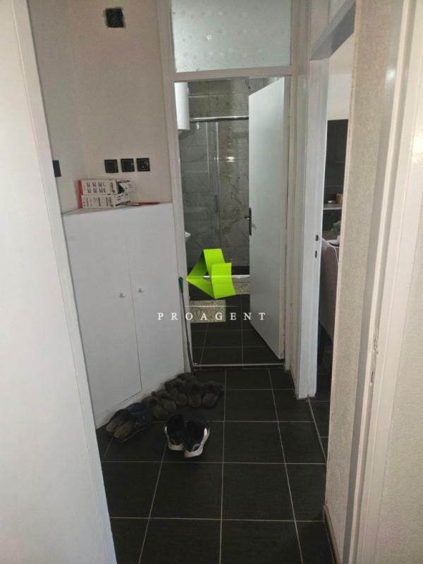 Slika 6 - Renoviran jednoiposoban stan sa stvarima na Apelovcu ID#7286