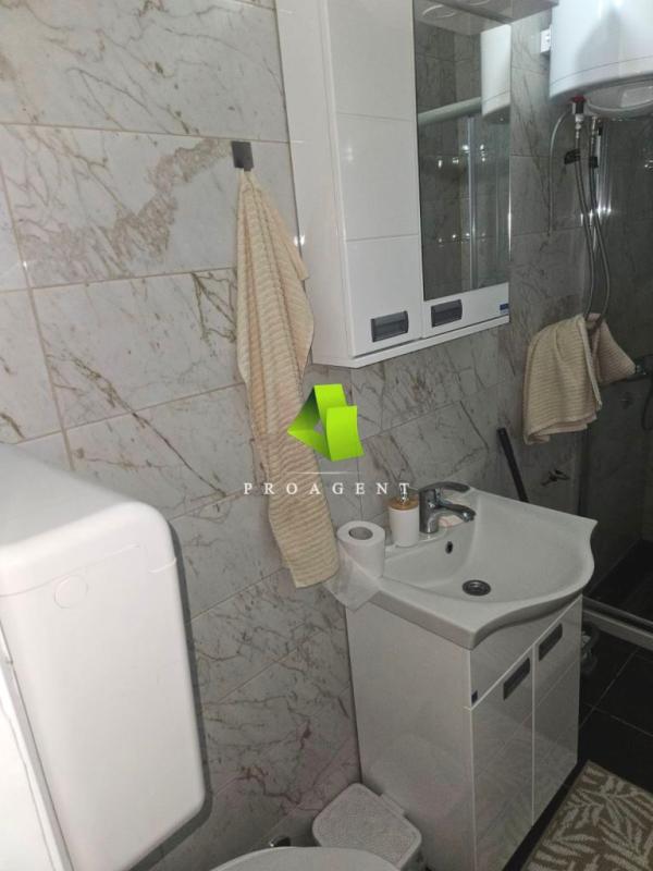 Slika 9 - Renoviran jednoiposoban stan sa stvarima na Apelovcu ID#7286