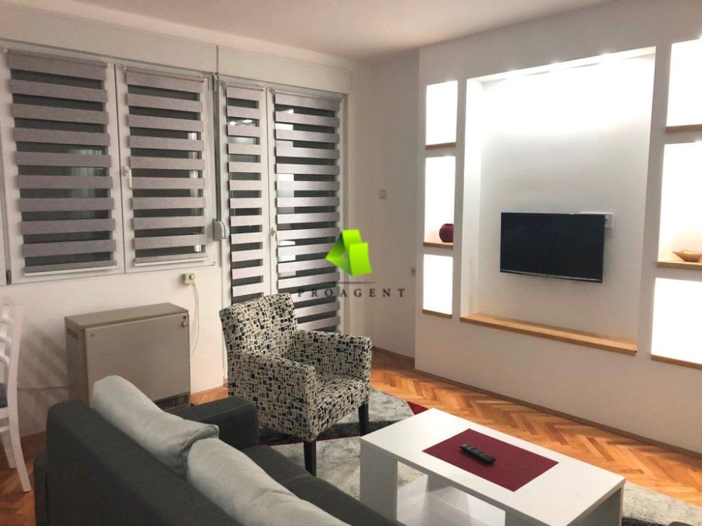 Slika 2 - Jednoiposoban stan sa nameštajem na odličnoj lokaciji na Crvenom pevcu ID#7315