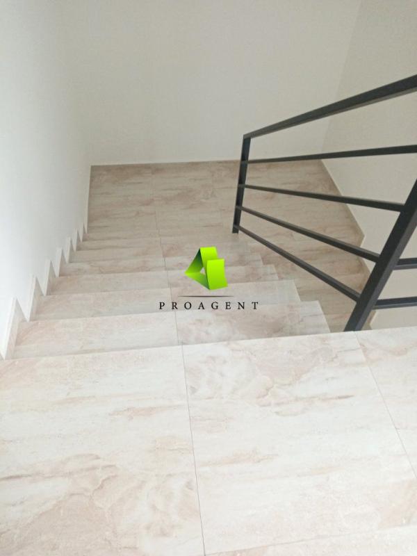 Slika 8 - Jednoiposoban stan sa stvarima u novoj zgradi na Paliluli ID#7317