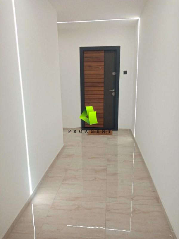 Slika 9 - Jednoiposoban stan sa stvarima u novoj zgradi na Paliluli ID#7317