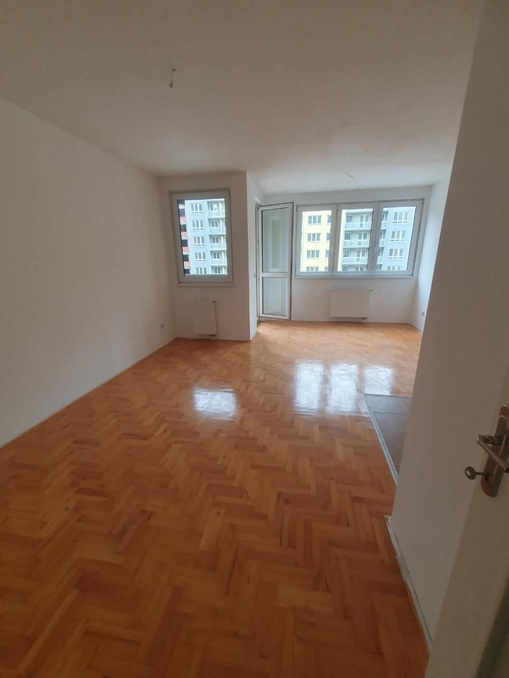 Glavna slika -1.0 stan, useljiv i uknjizen, novogradnja Bulevar