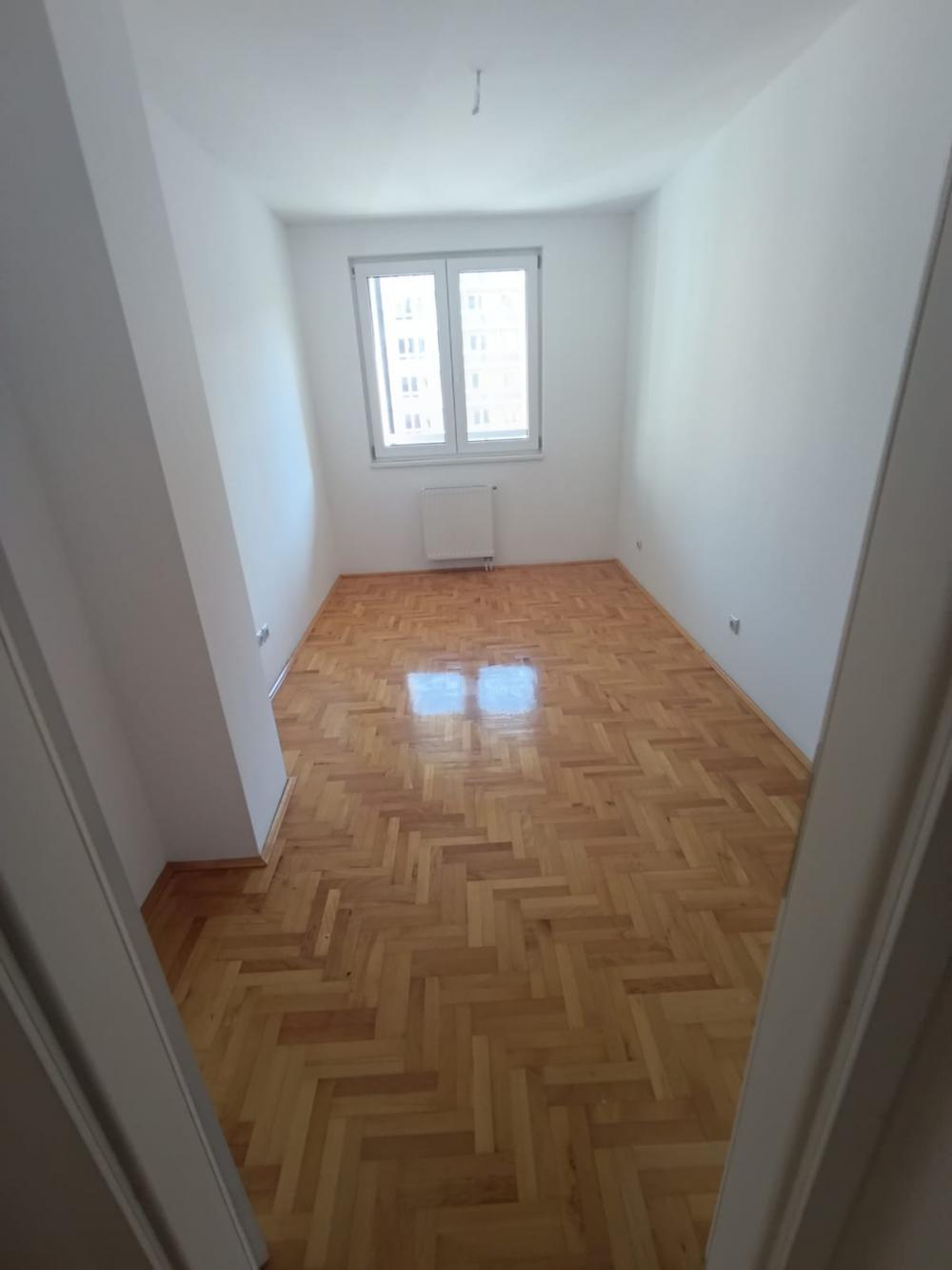 Glavna slika -2.0 useljiv, dostupan na više spratova