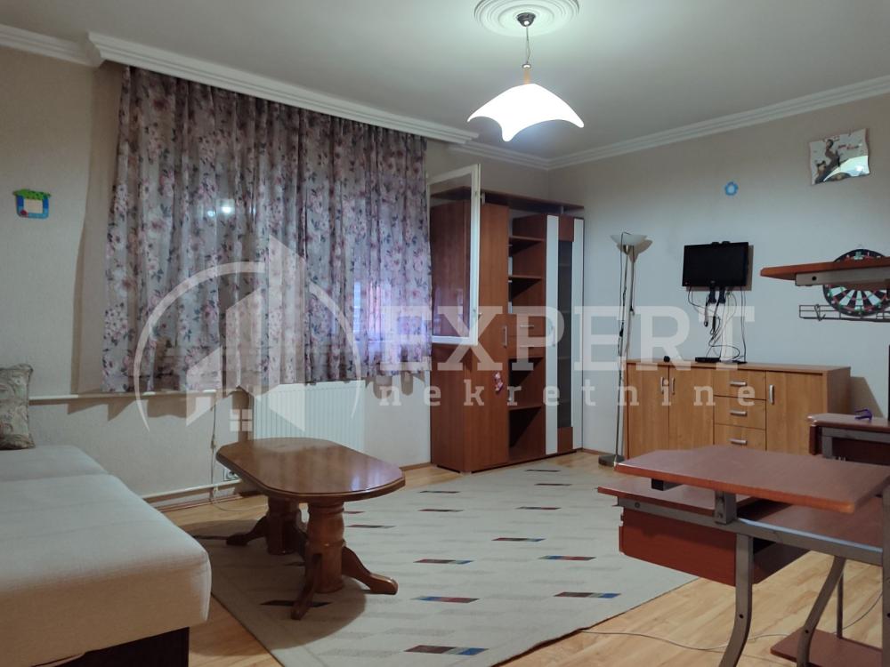 Slika 2 - Stan u zgradi, uknjižen, centralno grejanje, oglas ID p-015098