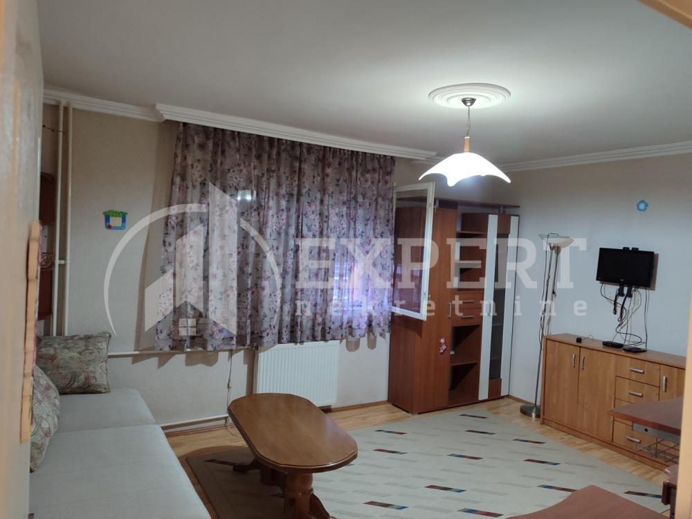 Slika 4 - Stan u zgradi, uknjižen, centralno grejanje, oglas ID p-015098