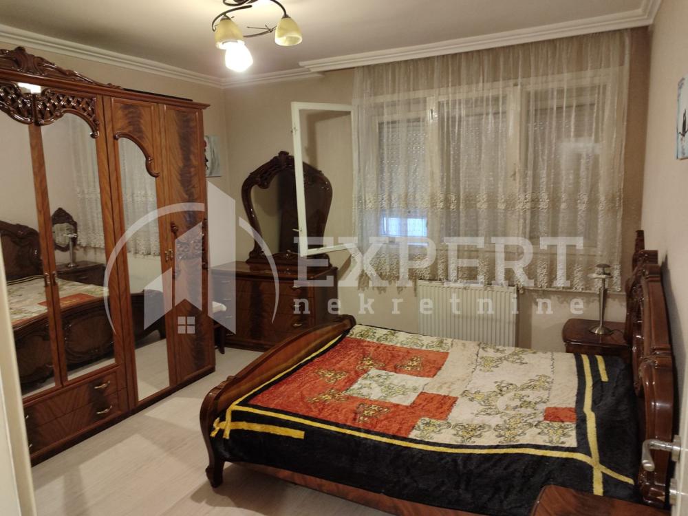 Slika 6 - Stan u zgradi, uknjižen, centralno grejanje, oglas ID p-015098