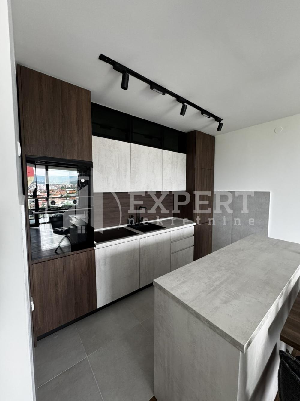 Slika 6 - Stan u zgradi, novogradnja, uknjižen, centralno grejanje, oglas ID p-015202