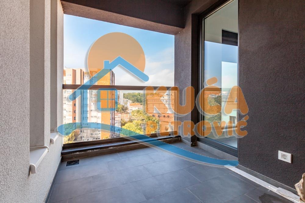 Slika 10 - Stan u zgradi, novogradnja, uknjižen, etažno grejanje, oglas ID p-015080