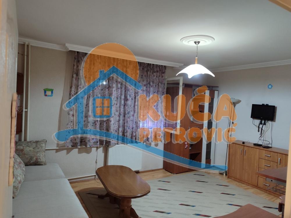 Slika 4 - Stan u zgradi, uknjižen, centralno grejanje, oglas ID p-015098