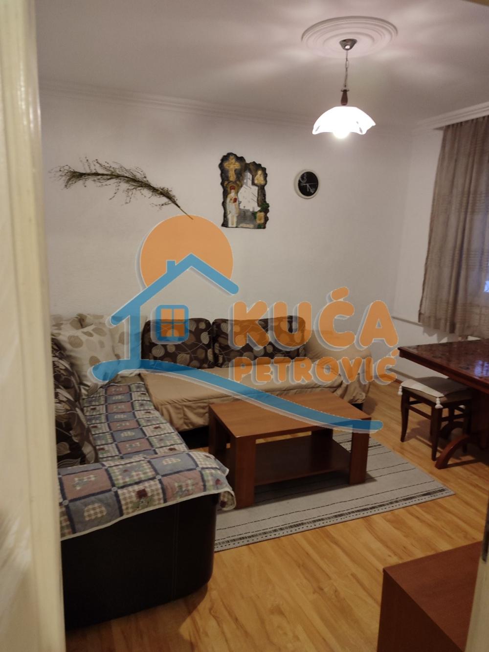 Slika 1 - Stan u zgradi, uknjižen, centralno grejanje, oglas ID p-015098