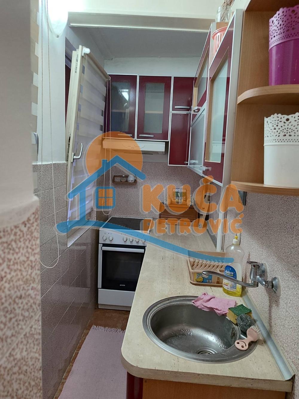 Slika 7 - Stan u zgradi, uknjižen, centralno grejanje, oglas ID p-015098