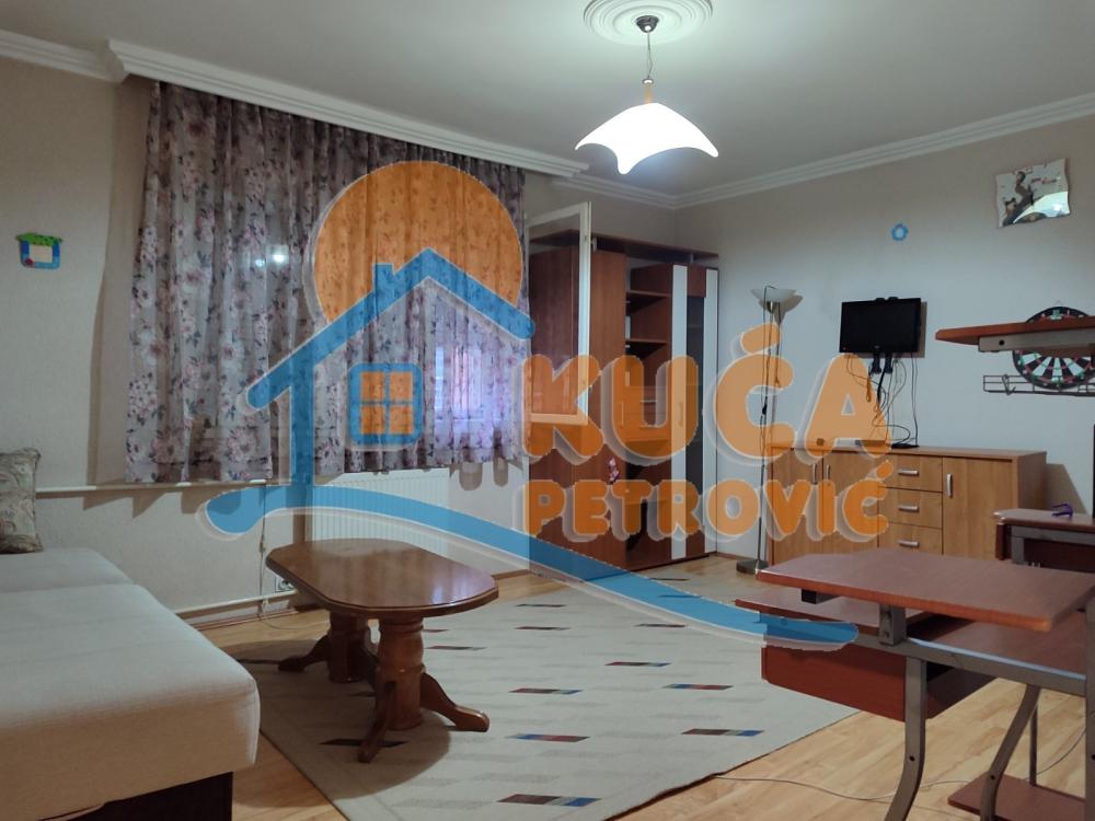 Slika 2 - Stan u zgradi, uknjižen, centralno grejanje, oglas ID p-015098