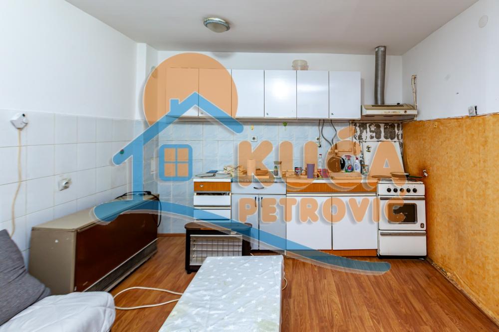 Slika 3 - Stan u zgradi, oglas ID p-015099