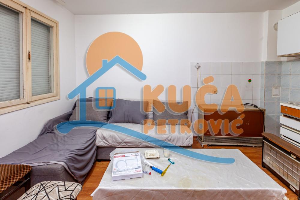 Slika 2 - Stan u zgradi, oglas ID p-015099